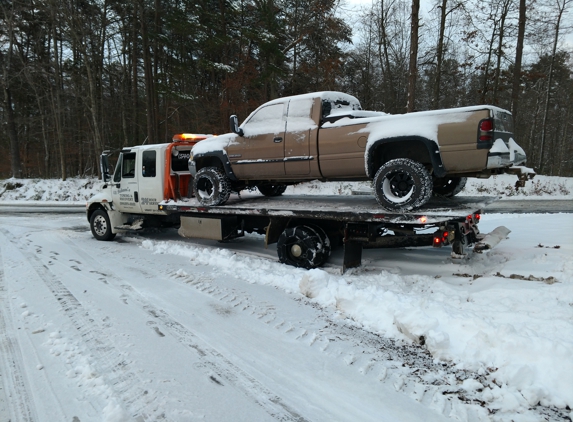 Adam's Towing and Recovery - Rochelle, VA