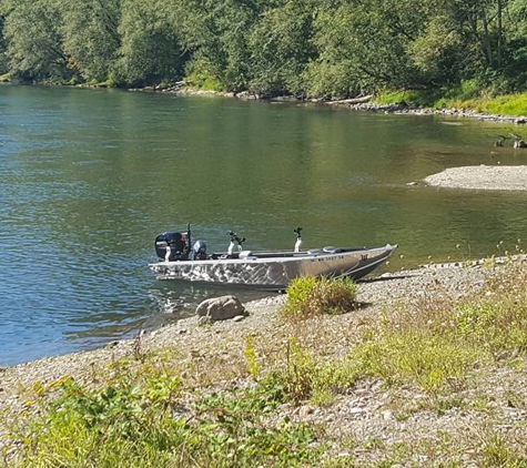 Rip Some Lips Guide Service - Salkum, WA. Another great day on the water!