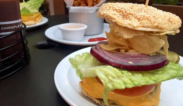 Bobby's Burger Palace - Miami, FL