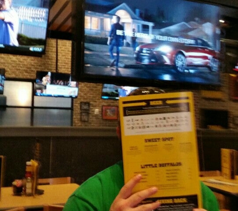 Buffalo Wild Wings - Pinellas Park, FL