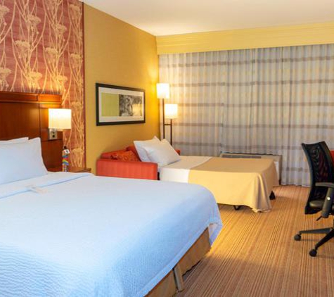 Courtyard by Marriott - Long Beach, CA