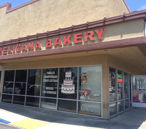La Mexicana Bakery - Oxnard, CA. Entrance.
