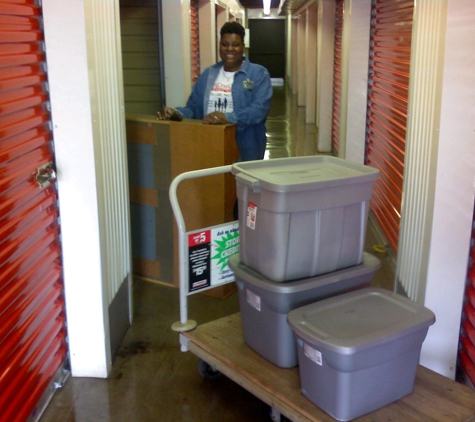 U-Haul Moving & Storage at Clinton Hwy - Knoxville, TN