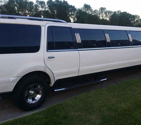 Bond Limo Services - Moorhead, MN