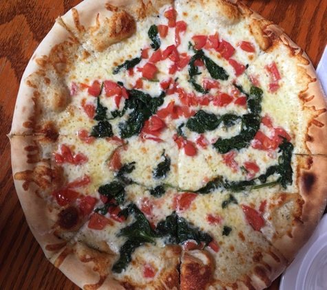 Amicis - Suffolk, VA. White Pizza!!! Yummy!!!!