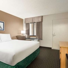 Travelodge by Wyndham Wellington KS