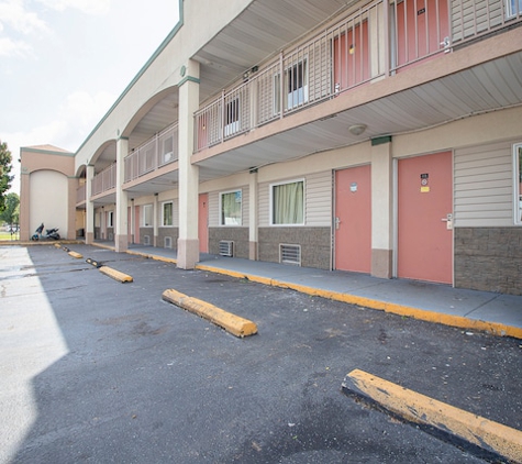 Hotel O Elkhart I-90, IN - Elkhart, IN