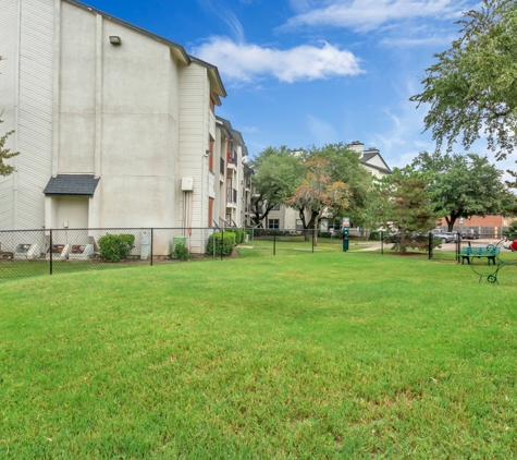 Oak Meadow Apartments - Dallas, TX