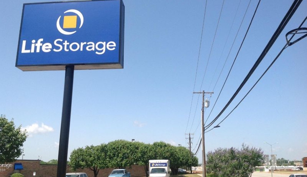 Life Storage - Euless, TX