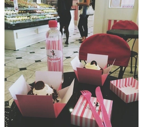 Caseys Cupcakes - Newport Beach, CA