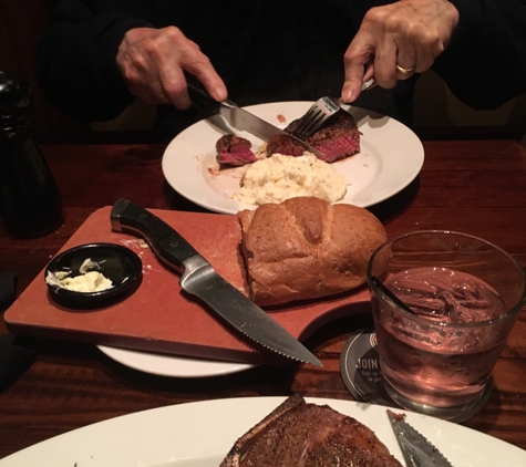 LongHorn Steakhouse - North Haven, CT