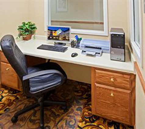 Country Inns & Suites - Knoxville, TN