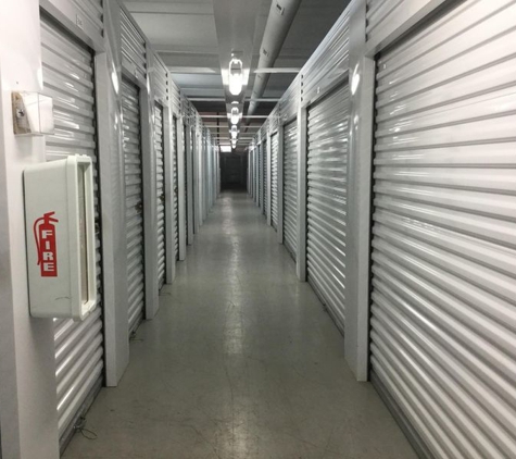 Life Storage - Chicago, IL