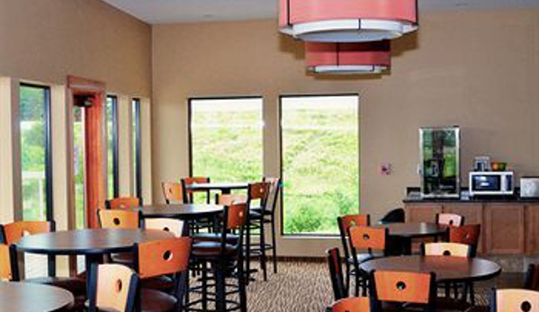 Cobblestone Inn & Suites - Newton - Newton, IA