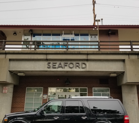 Seaford Taxi and Airport Service - Seaford, NY. Cab stand Seaford LIRR