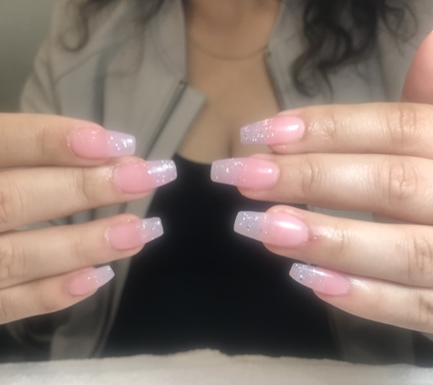 fabulash nails and dayspa - Rocklin, CA