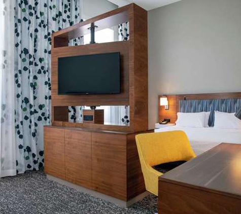 Hampton Inn & Suites Los Angeles/Sherman Oaks - Sherman Oaks, CA