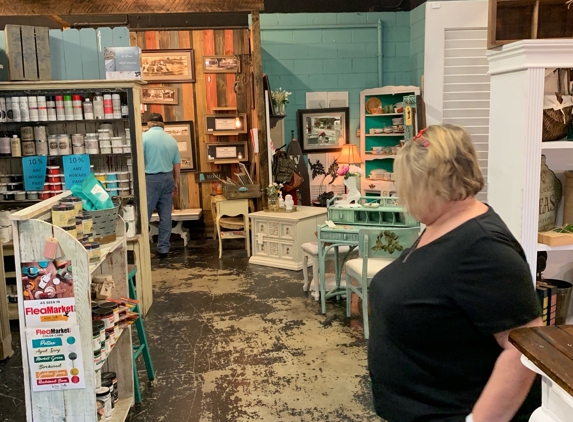 Junque Yard Antiques - Columbus, GA