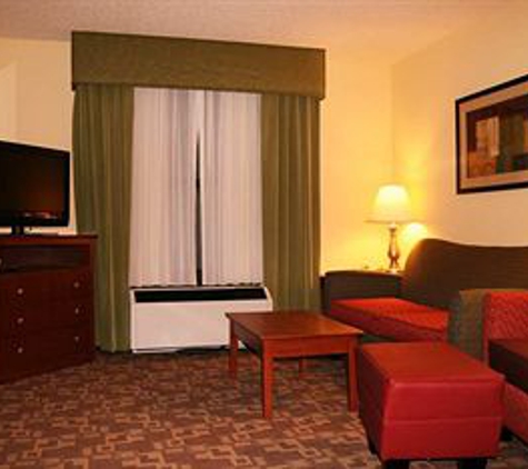 Hampton Inn & Suites Kansas City-Merriam - Merriam, KS