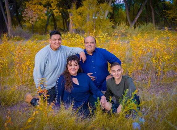 Portraits By Joy - Albuquerque, NM. Fall family portrait at Tingley Beach.