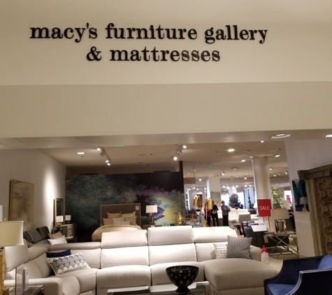 Macy's - Pasadena, CA