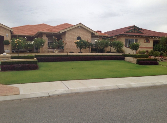 Simon's AAA Lawn Mowing - Thornlie, WA