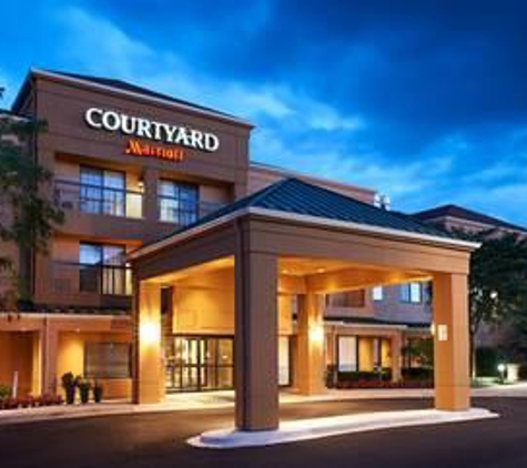 Courtyard by Marriott - Dundee, IL