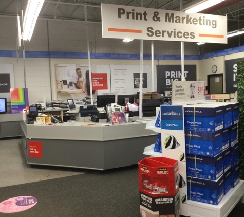 Staples - Massapequa, NY