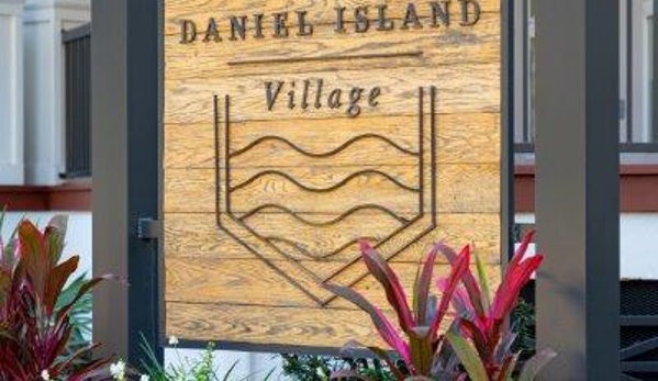 Daniel Island Village - Daniel Island, SC