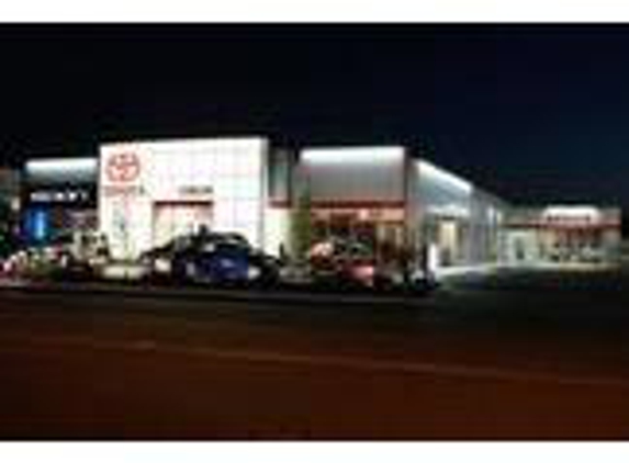 Doxon Toyota of Auburn - Auburn, WA