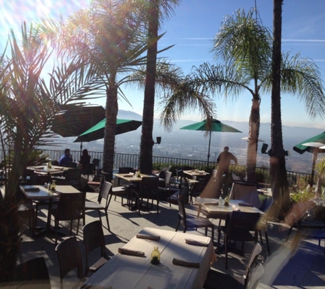 Castaway Restaurant & Events - Burbank, CA