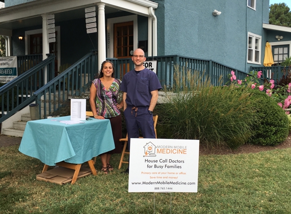 Modern Mobile Medicine - Alexandria, VA. Drs. Matthew Haden and Marguerite Duane out for Del Ray's First Thursday.