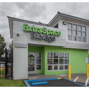 Extra Space Storage - Oakland, CA