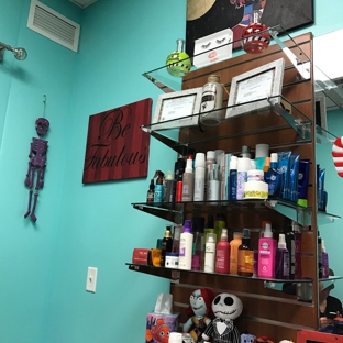 Sola Salon Studios - Orland Park, IL