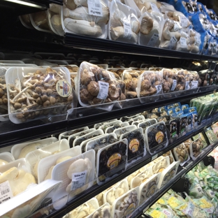 KP International Market - Rancho Cordova, CA. Mushrooms!