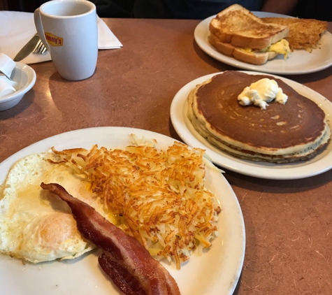 Denny's - Bloomington, MN