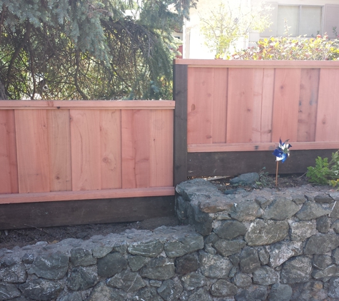 Alvarez Landscaping & Fencing