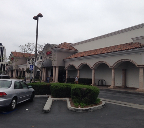 Ralphs Fresh Fare - Marina Del Rey, CA. The outside