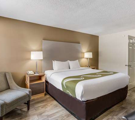 Quality Inn & Suites Hot Springs-Lake Hamilton - Hot Springs National Park, AR