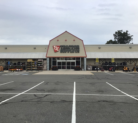 Tractor Supply Co - Old Saybrook, CT