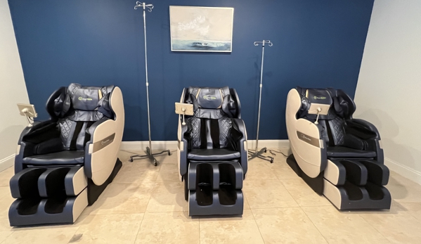 IV Splash - Boca Raton, FL. Massage chairs!