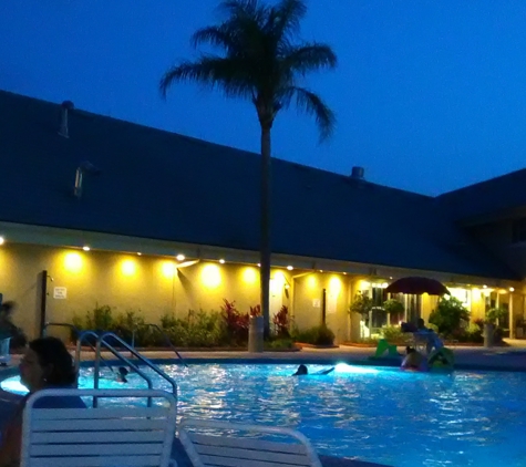 Resort Tours & Accommodations - Winter Garden, FL. Pool at night