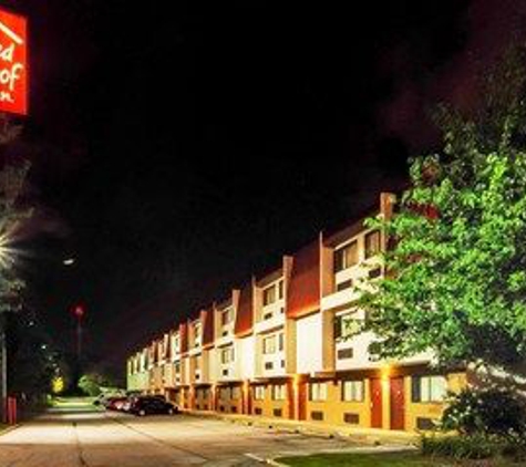 Red Roof Inn - Middleburg Heights, OH