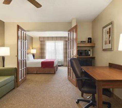 Country Inns & Suites - Davenport, IA