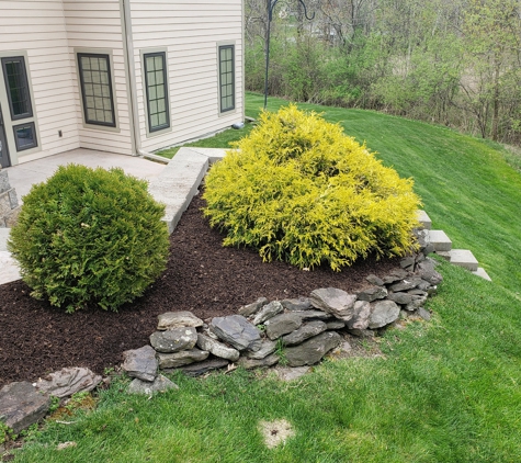 Summit Lawn Care of Queensbury - Queensbury, NY. Mulching company Queensbury