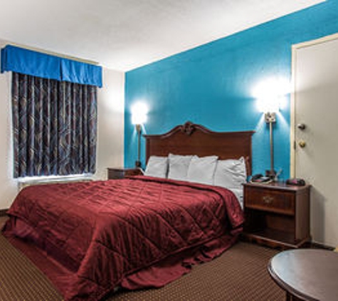 Econo Lodge - Elizabeth City, NC