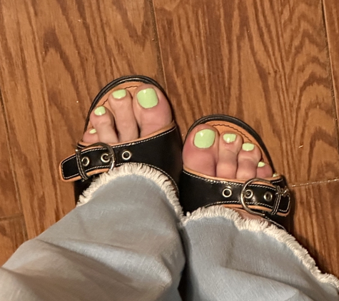 M & D Nail - Wentzville, MO. Pedicure