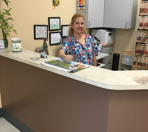 Embassy Lakes Animal Hospital - Hollywood, FL