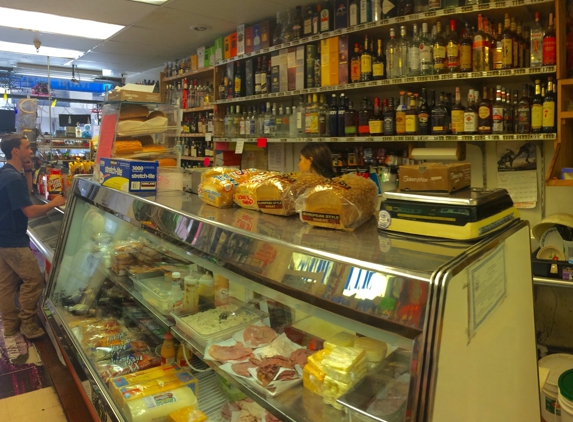 Liquor & Deli On Union Square - San Francisco, CA