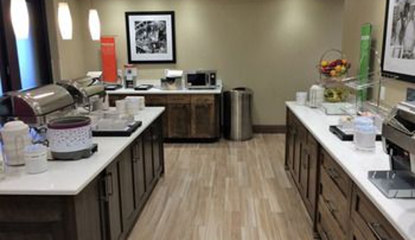 Hampton Inn & Suites Syracuse North Airport Area - Syracuse, NY